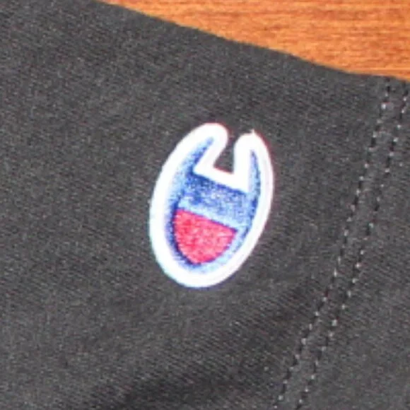 CHAMPION Essential - Picture 4 of 4